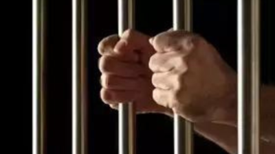 2 Pocso undertrials escaped from Srinagar’s high-security Central Jail, triggering a manhunt and lookout notices 2 Pocso undertrials escape from Srinagar Central Jail