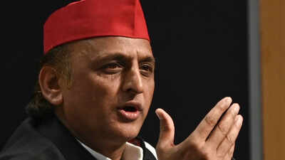 "Sometimes dynastic politics has its benefits," Akhilesh Yadav said with a laugh. Why Samajwadi Party never split? Akhilesh Yadav points out 'benefit' of dynastic politics