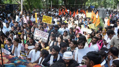 ABVP urged DU to construct new hostels and expand existing capacity ABVP seeks MCD chief’s exit, PG audits after Satya Niketan tragedy
