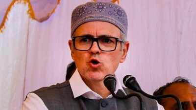 उमर अब्दुल्ला ‘Did anyone go to jail in Kerala?’ Cong hits back at Omar amid Vande Mataram row