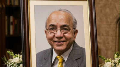 Rakesh Mehta Former Delhi Chief Secretary Former Delhi chief secretary Rakesh Mehta found hanging at Noida residence, dies by suicide
