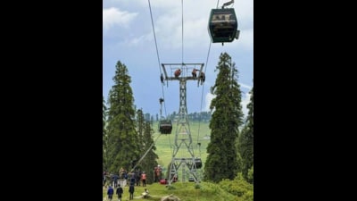 The cable car suffered a snag on May 24, leaving more than 300 tourists stranded mid-air for hours. The cable car suffered a snag on May 24, leaving more than 300 tourists stranded mid-air for hours.