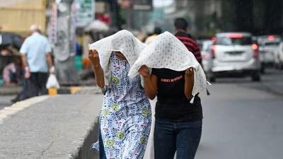 Despite the dip, the maximum temperature was 1.9°C above normal. (Gurpreet Singh/Hindustan Times) Despite the dip, the maximum temperature was 1.9°C above normal. (Gurpreet Singh/Hindustan Times)