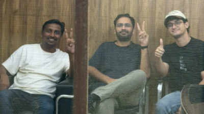 Saurav Das, Ashutosh Ranka detained over attempt to enter Jantar Mantar 'BJP’s new Pakistanified Bharat': Opposition leaders slam Centre for the arrest of CJP leaders