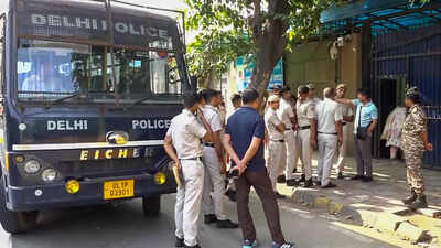 Delhi Police defends 45-station metro curbs, tells SC it complied with directives Delhi Police files affidavit in SC, defends curbs on metro, roads, internet during Oct 10 protest