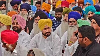 Former chief minister and Congress leader Charanjit Singh Channi at the protest site in Mansa on Wednesday. (Sanjeev Kumar/HT) Former chief minister and Congress leader Charanjit Singh Channi at the protest site in Mansa on Wednesday. (Sanjeev Kumar/HT)