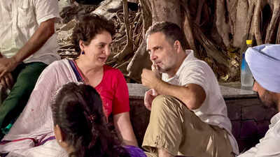 Rahul, Priyanka detained after 8-hour Akashvani sit-in, complaint filed FIR registered against Rahul, Priyanka Gandhi over entry into Akashvani Bhawan during protest