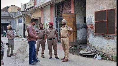 According to police, locals alerted them after the grocery shop owner raised the alarm. (HT) According to police, locals alerted them after the grocery shop owner raised the alarm. (HT)