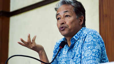 Wangchuk described the situation in the national capital as an 'undeclared emergency' ‘Will be compelled to consider fast or march’: Wangchuk seeks release of detainees